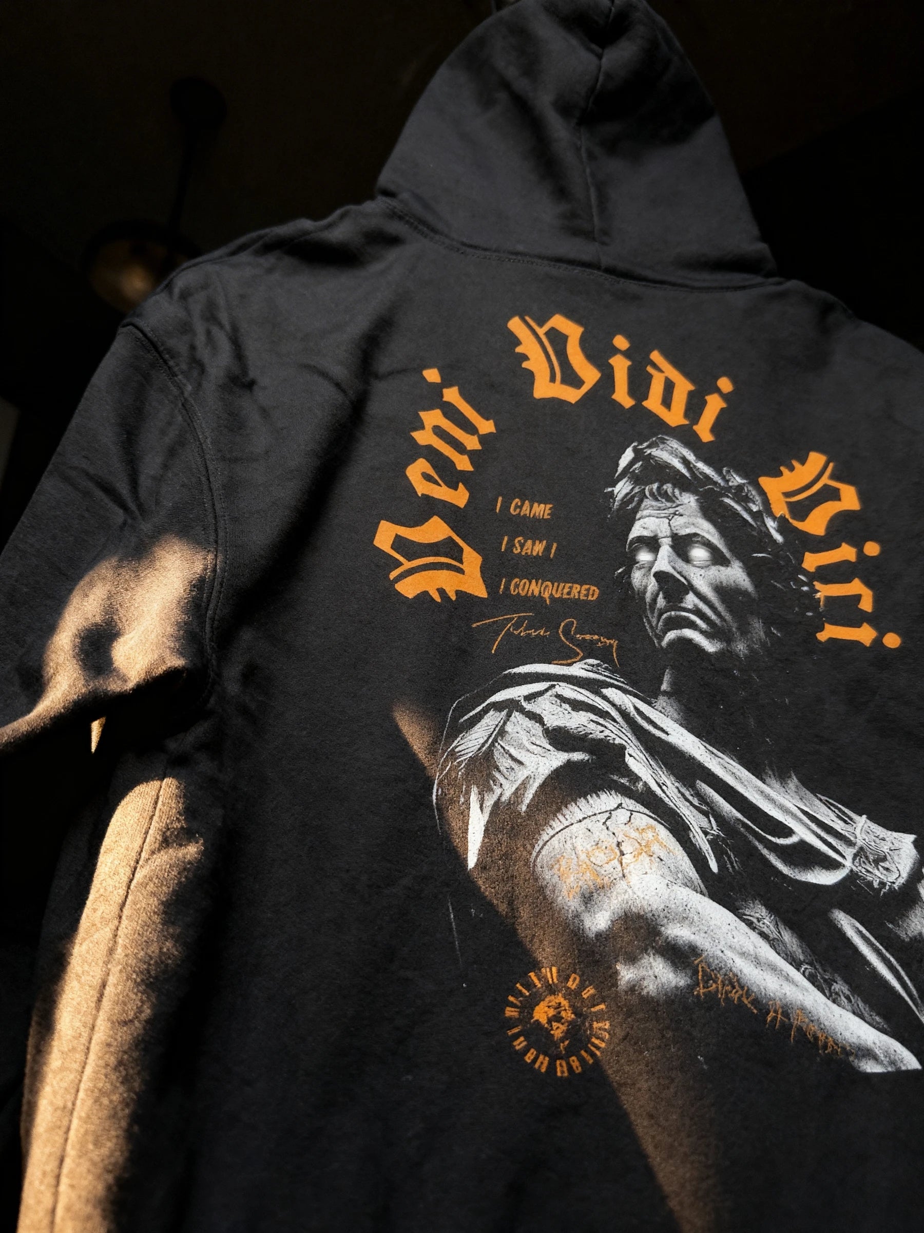 Veni Vidi Vici gym hoodie back print – Julius Caesar roman emperor bust graphic, men's black graphic hoodie. Warface Athletics.